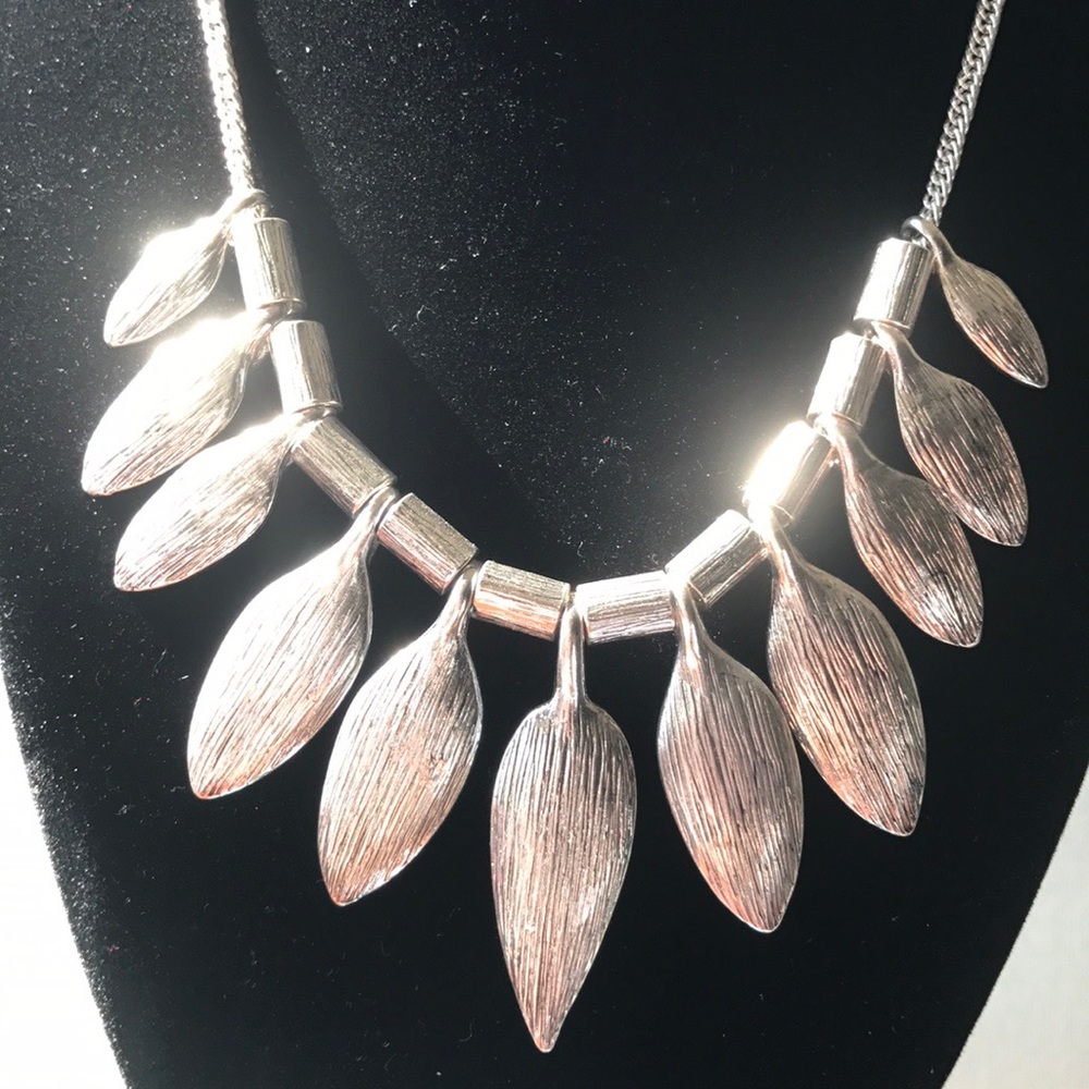 Leaf necklace 🍃